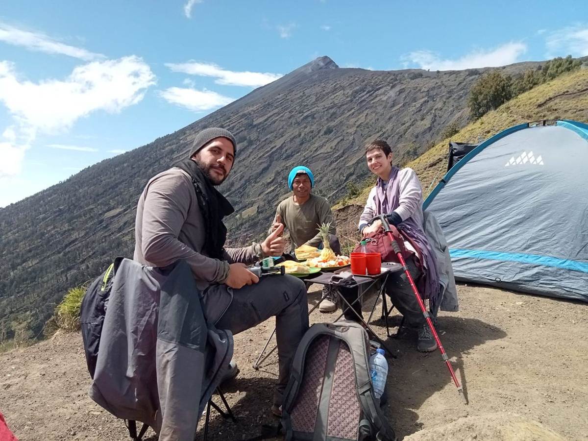 Rinjani Trek 4d3n Lake and Summit